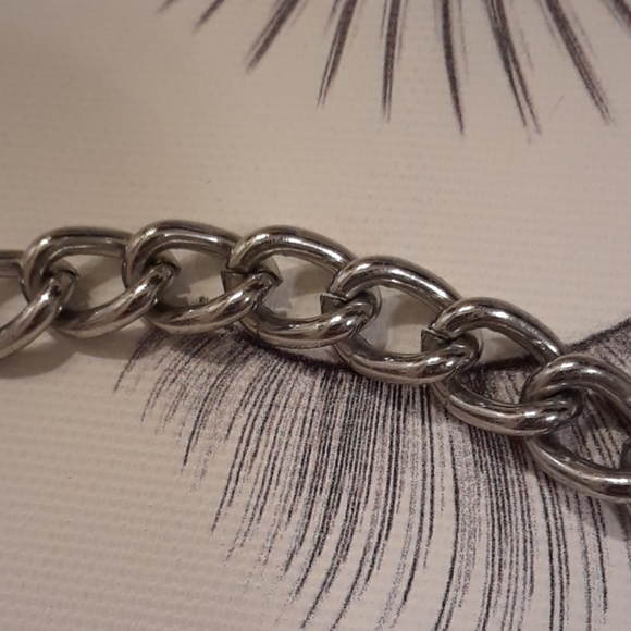 $15 Juicy Couture Silver Statememt Necklace - Picture 4 of 4